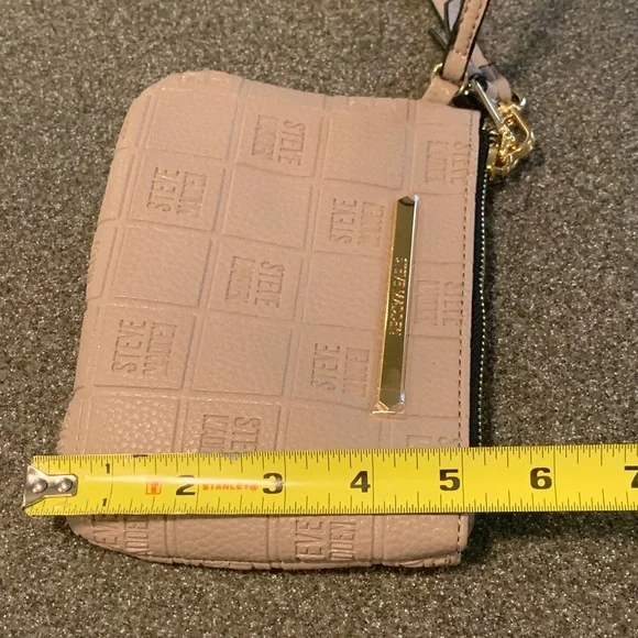 Steve Madden Wristlet / Purse! Brand New…Label & Zipper still covered in plastic - Picture 13 of 13